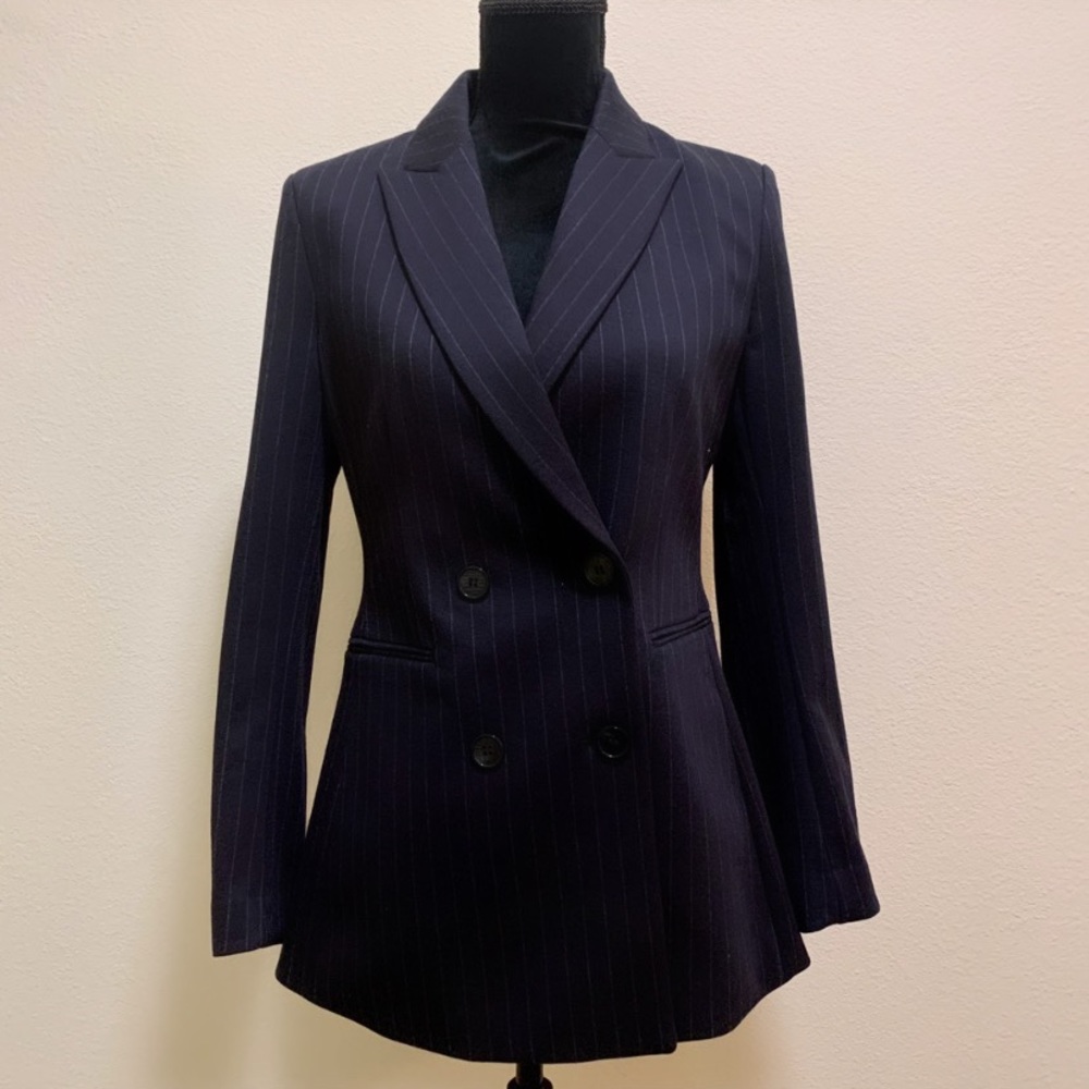 SOLD‼️ NWT H&M Navy Blue Striped Blazer Sz. 6